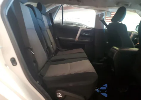 2021 Toyota 4Runner Sr5/Sr5 Premium z USA, uszkodzony, nr VIN JTEMU5JR6M5855077